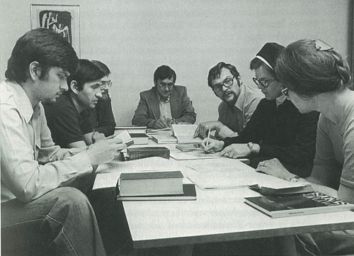 Gruppenarbeit bei einer Studienveranstaltung
