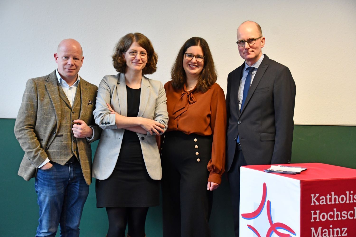Gruppenbild Kooperation Theologie im Fernkurs und Professorium Mainz