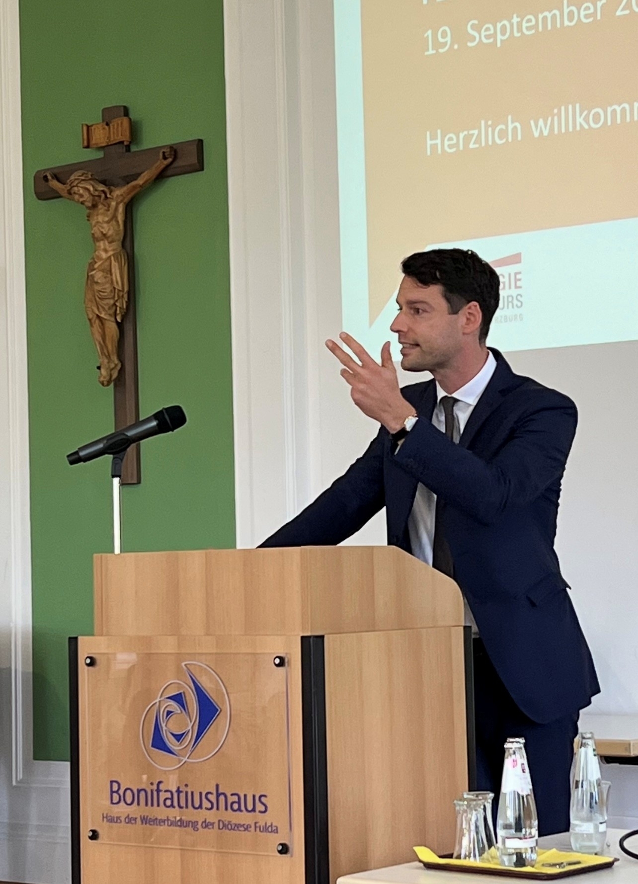 Dr. Marco Bonacker während der Festrede.