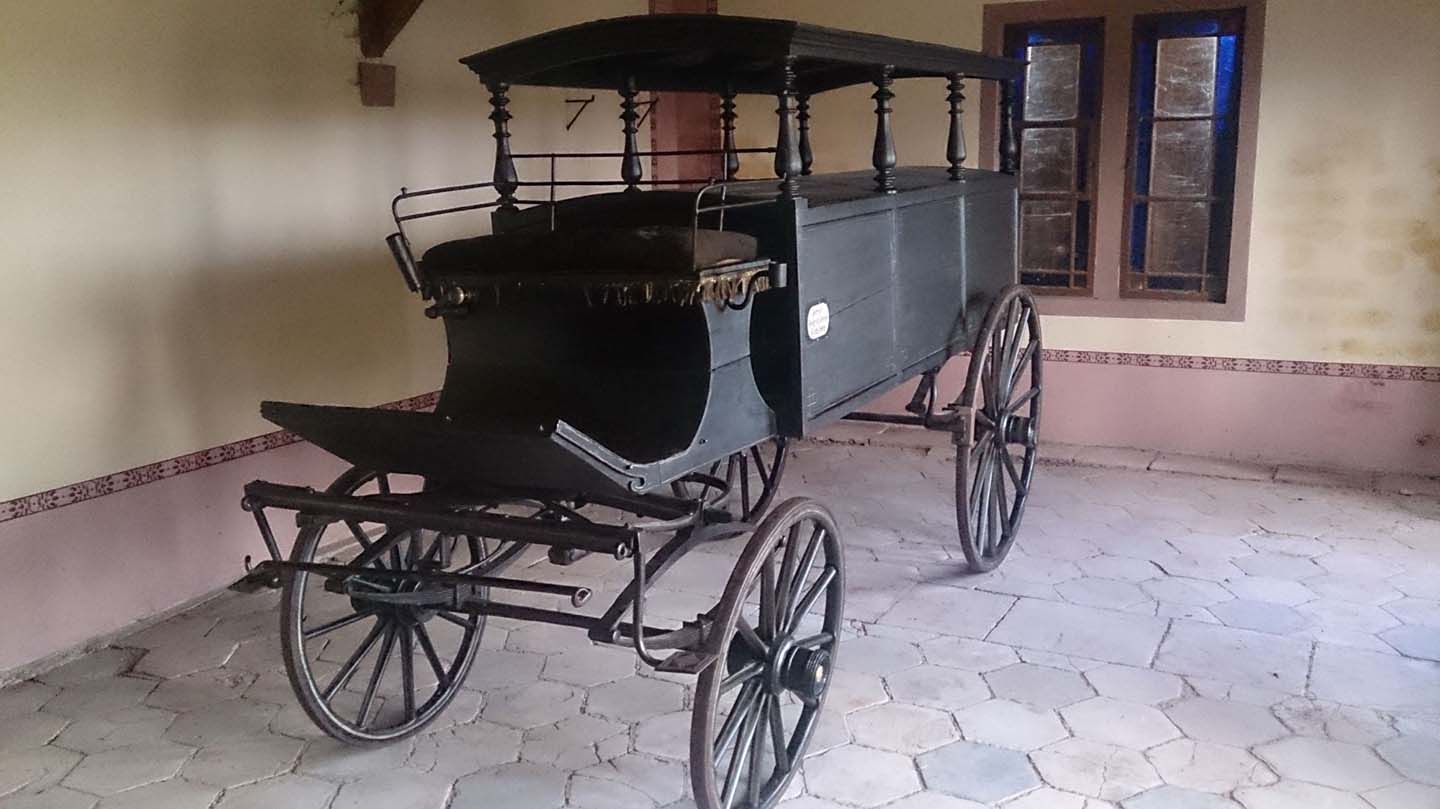 Leichenwagen des jüdischen Bezirksfriedhofs