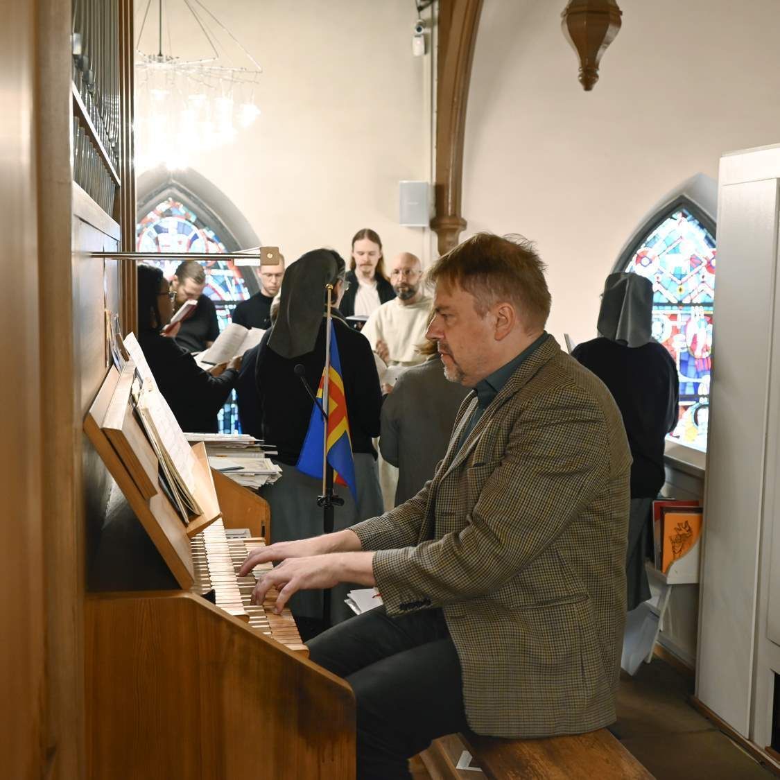 Marko Pitkäniemi an der Orgel